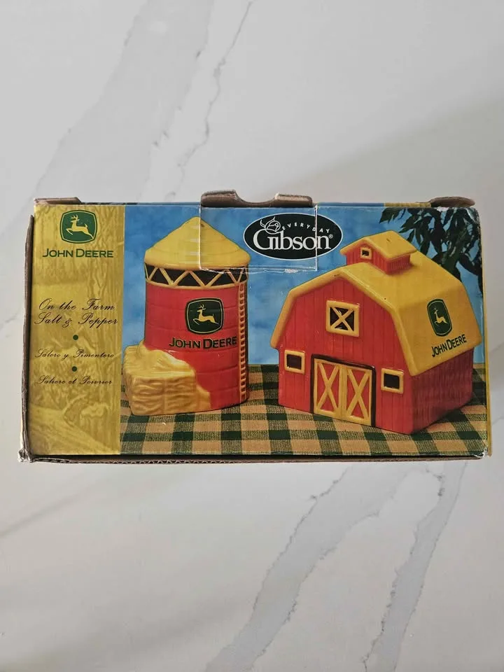 John Deere Farmhouse Salt and Pepper Shaker Set image indicator(8)