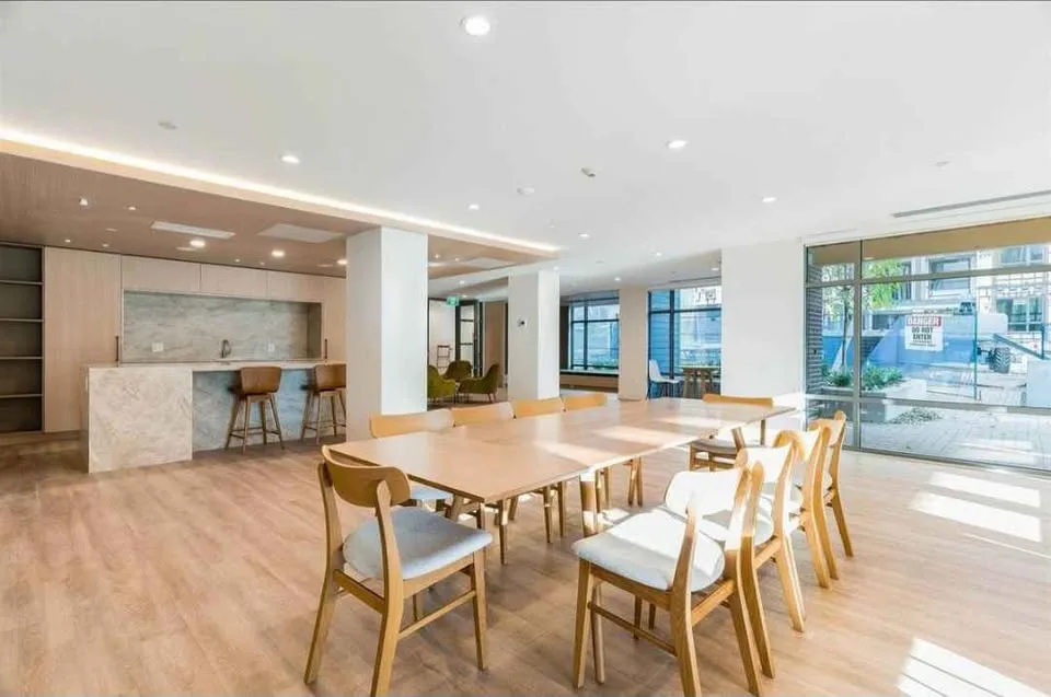 2 Beds 2 Baths - Apartment image indicator(8)