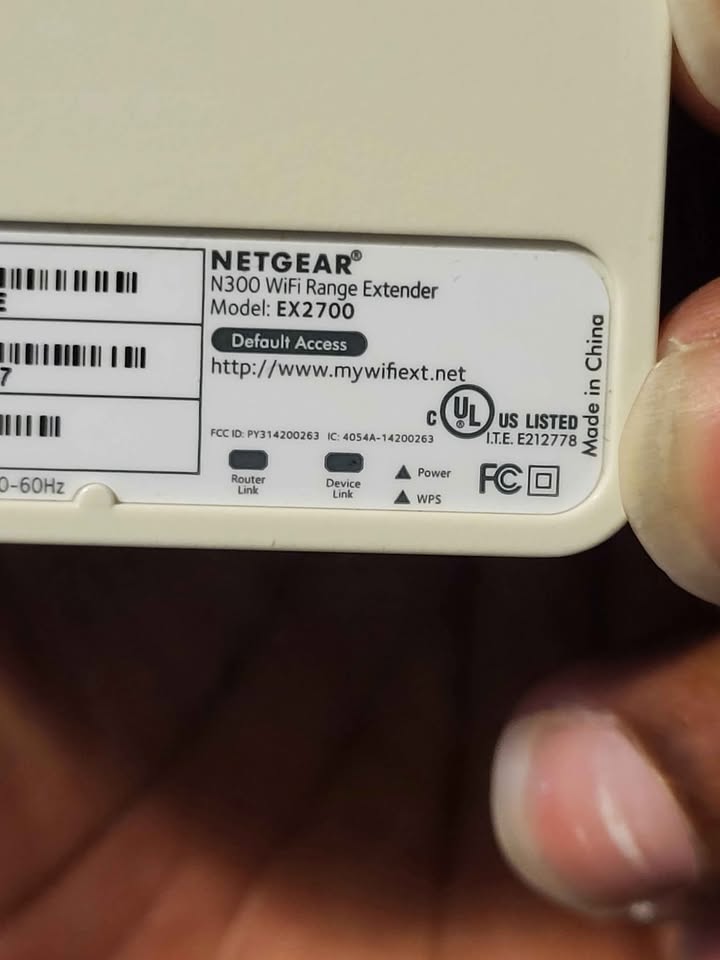 Netgear range extender - photo 2