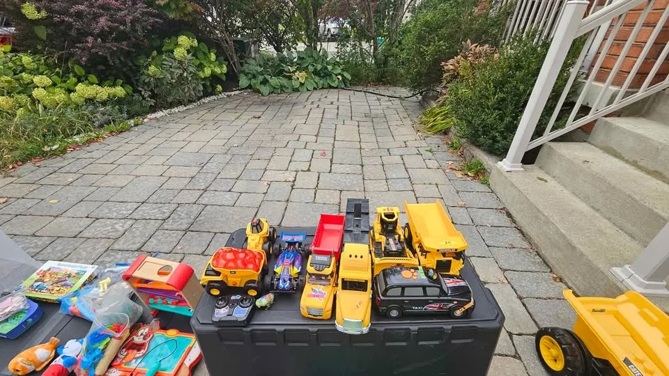 Hot wheels tracks, trucks, cars image indicator(4)