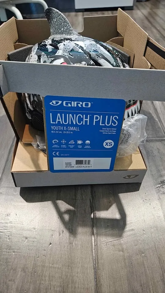 Brand new kids ski helment image indicator(3)