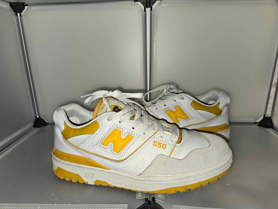 New Balance 550 - Varsity Gold Size 8.5 Mens