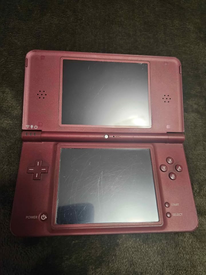 Nintendo DSi XL - Burgundy - photo 3