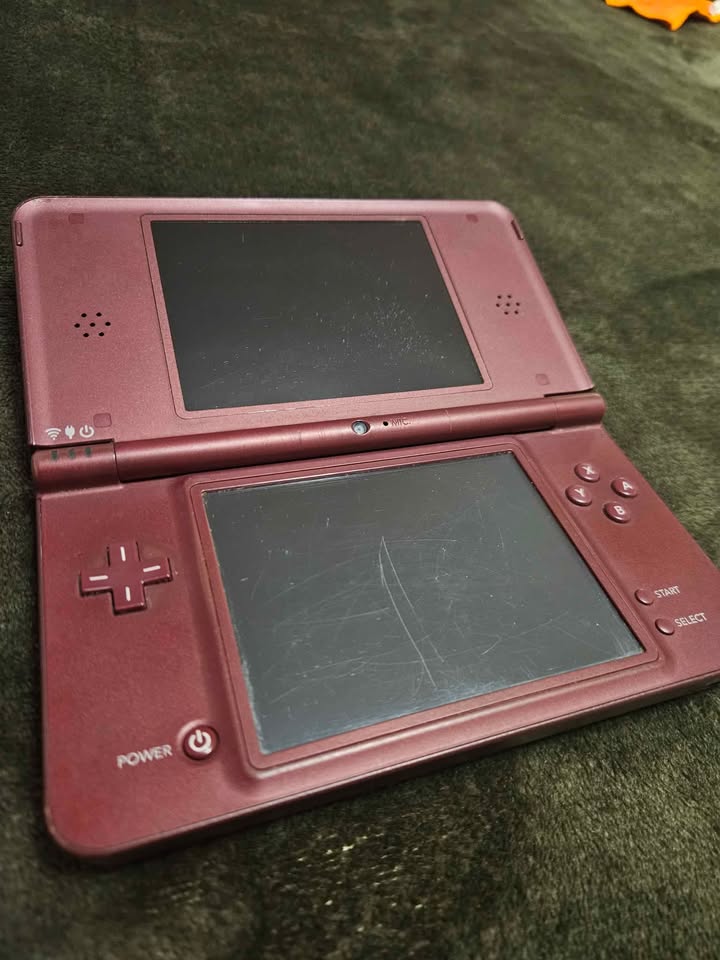 Nintendo DSi XL - Burgundy - photo 4