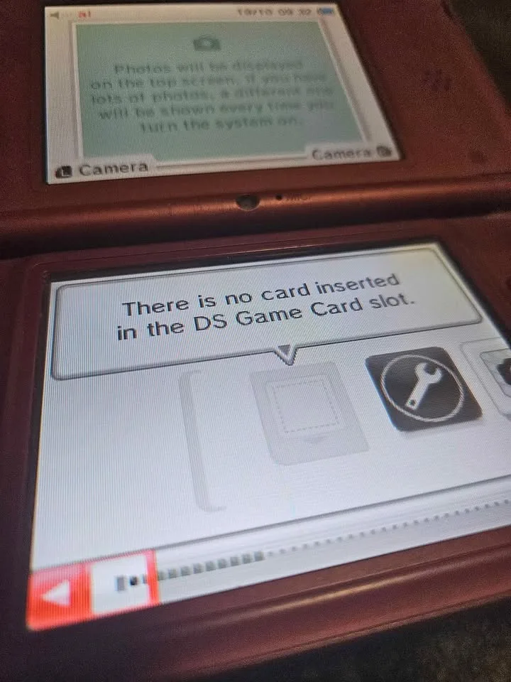 Nintendo DSi XL - Burgundy image indicator(5)