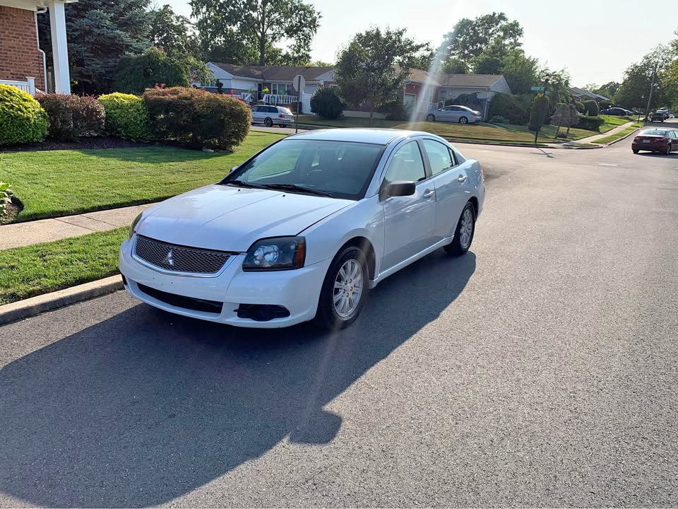 2011 Mitsubishi Galant · FE Sedan 4D