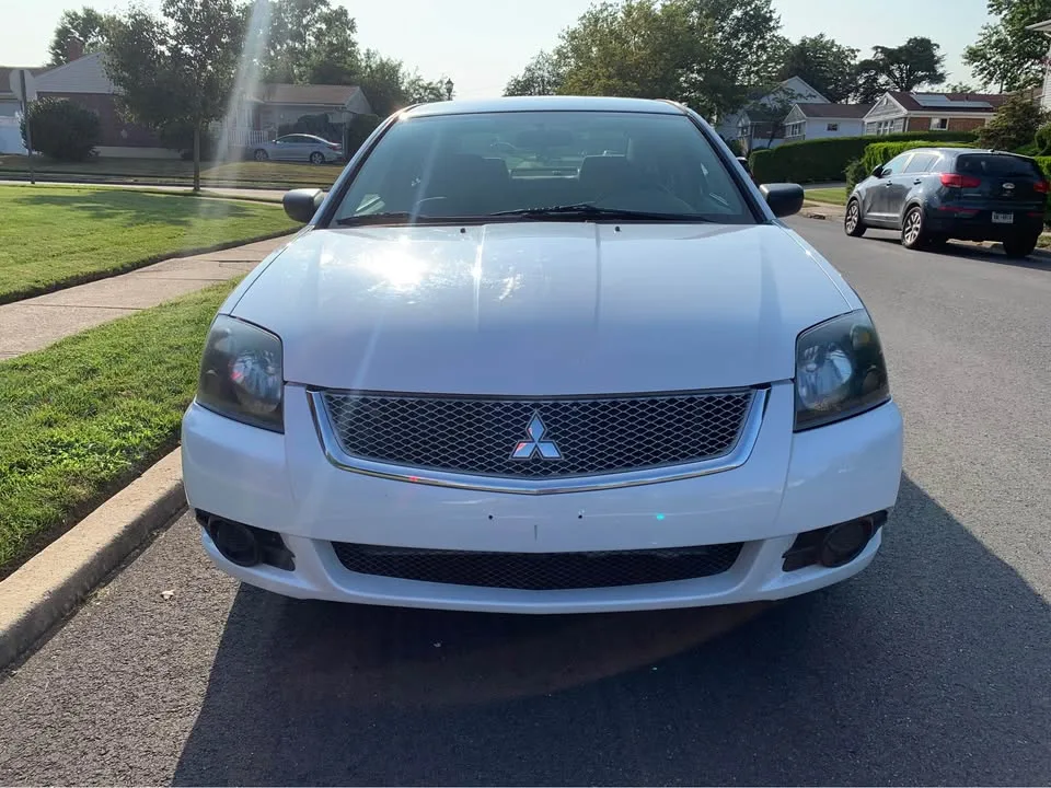 2011 Mitsubishi Galant · FE Sedan 4D image indicator(3)