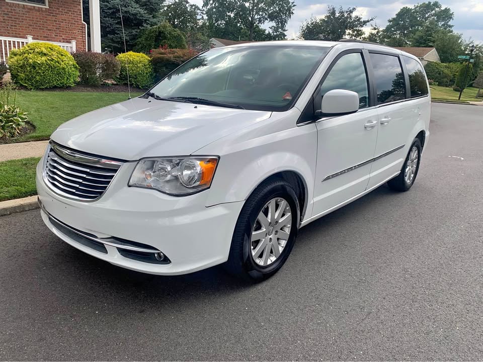 2016 Chrysler Town & Country · Touring-L Minivan 4D