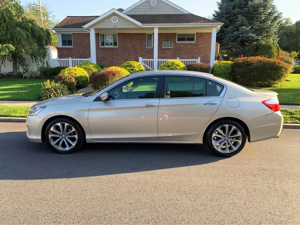 2014 Honda Accord · Sport Sedan 4D image indicator(3)