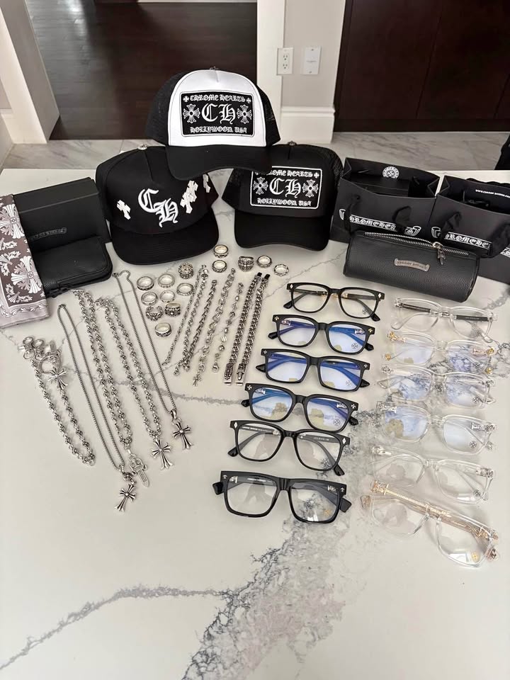 Chrome Hearts Accesories (Glasses, Hats, Jewelry)