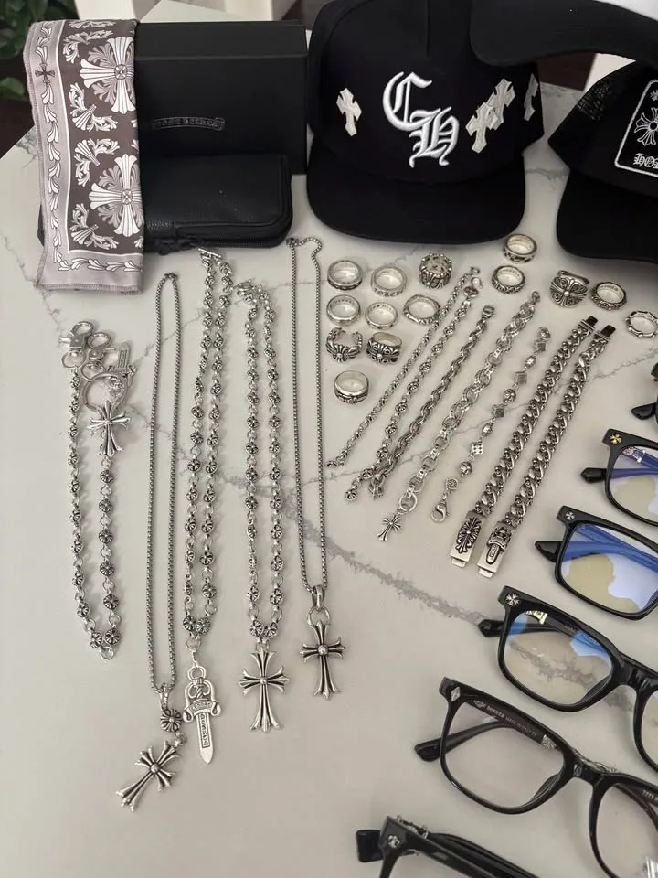 Chrome Hearts Accesories (Glasses, Hats, Jewelry) image indicator(2)