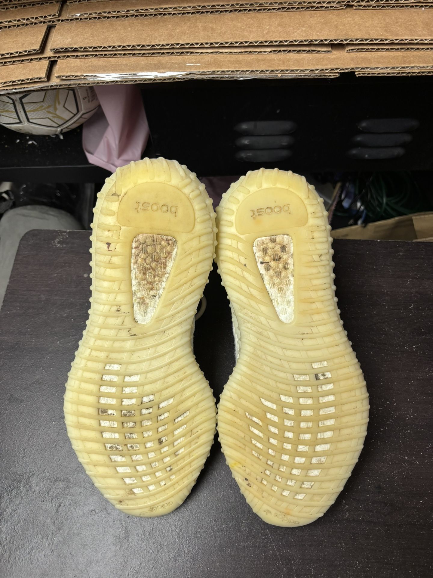 Adidas Yeezy 350 V2 Bone - photo 3
