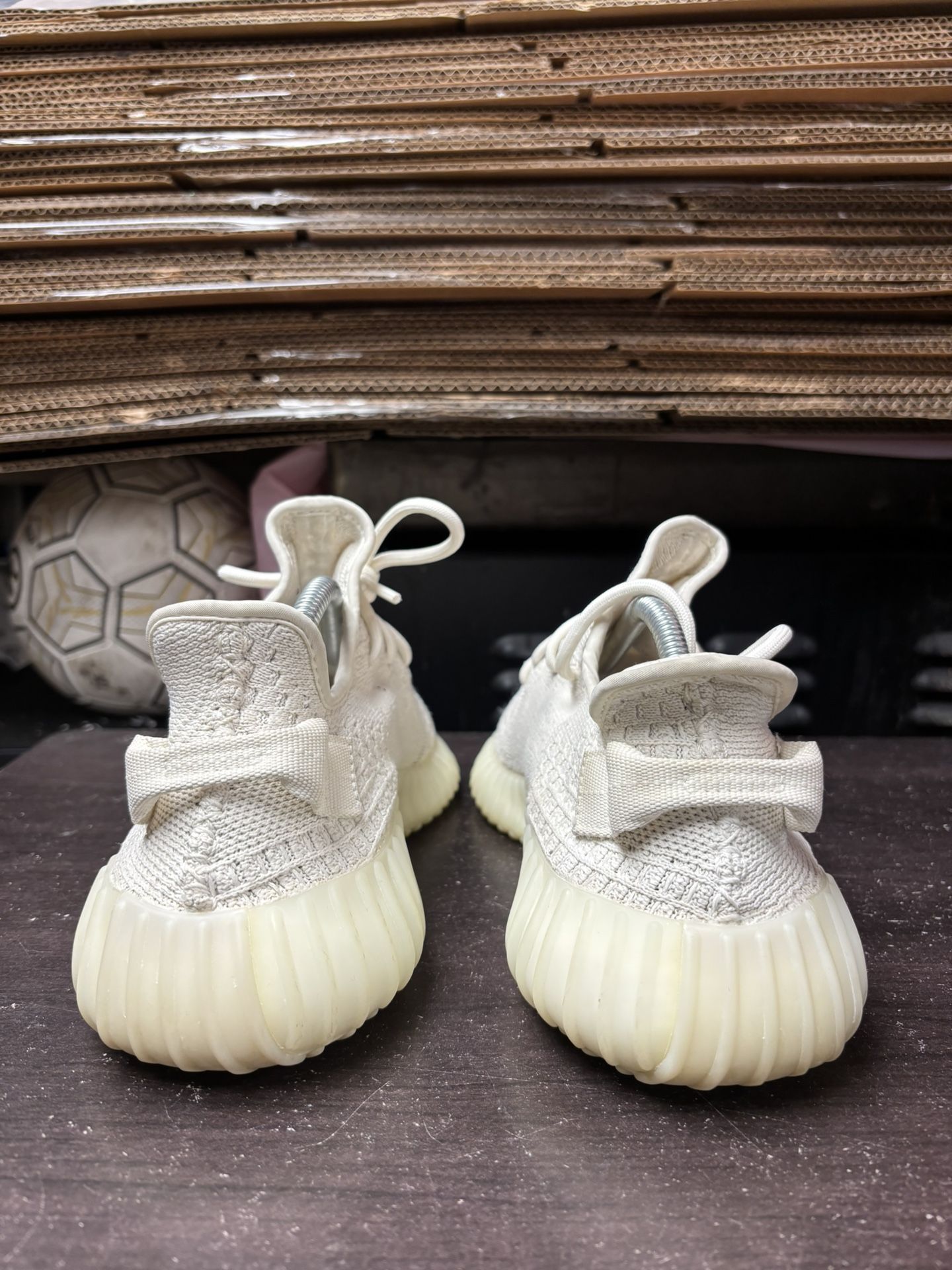 Adidas Yeezy 350 V2 Bone - photo 4