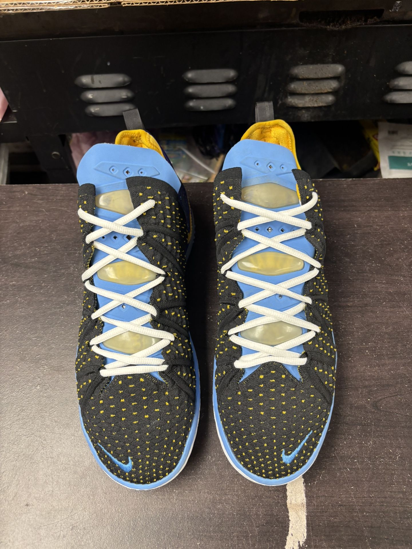 Nike LeBron 18 Dynasty Minneapolis Lakers - photo 2