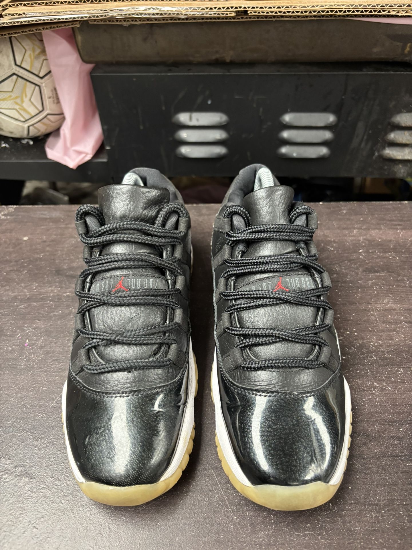 Air Jordan 11 Low 72-10 GS - photo 2