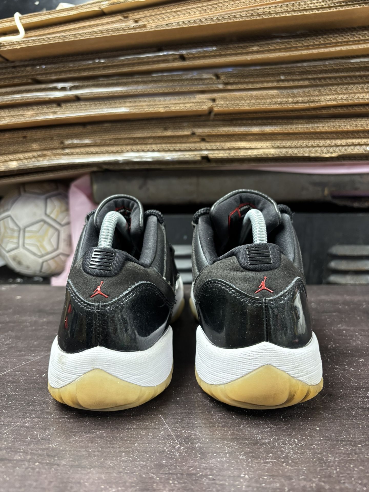 Air Jordan 11 Low 72-10 GS - photo 4
