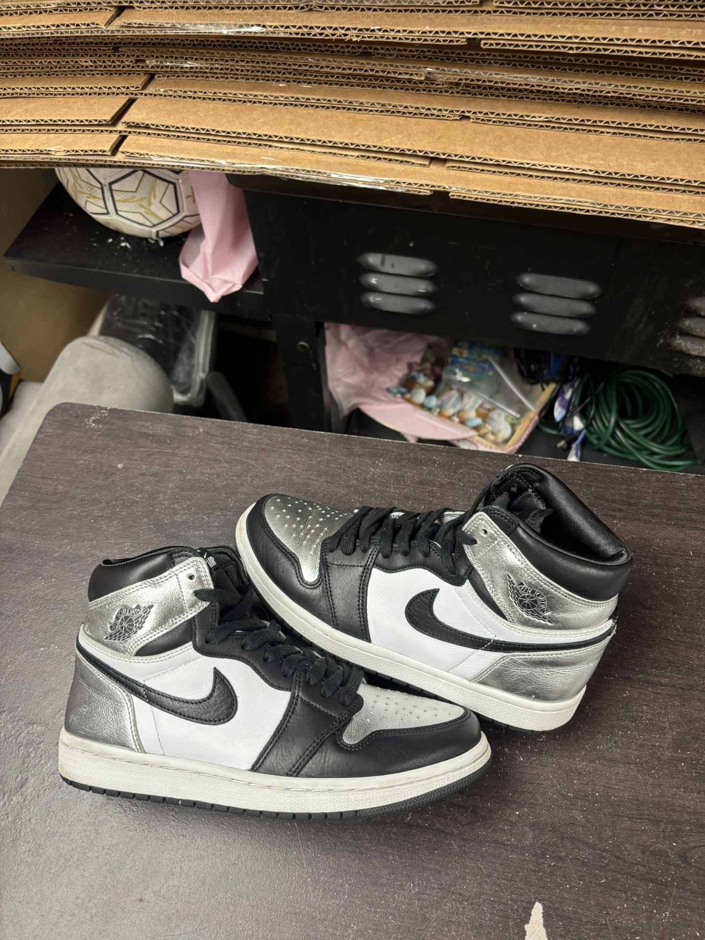 Air Jordan 1 High Sliver Toe