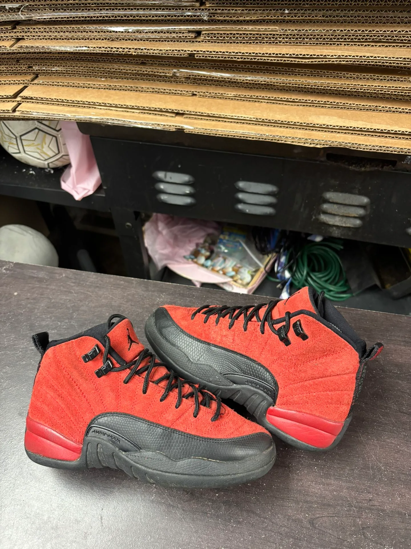 Air Jordan 12 Reverse Flue Game thumbnail