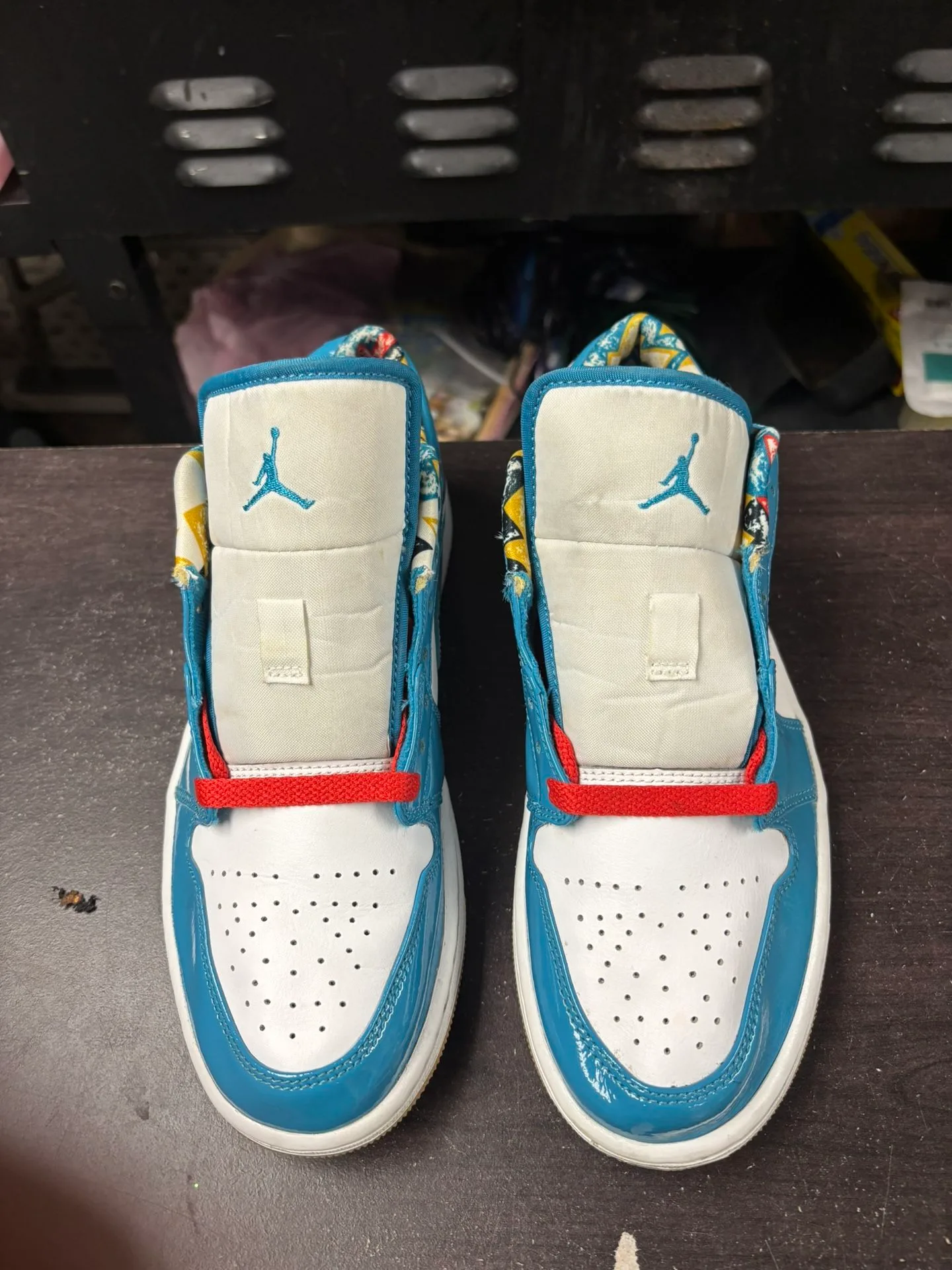 Air Jordan 1 Low Barcelona Cyber Teal image indicator(2)