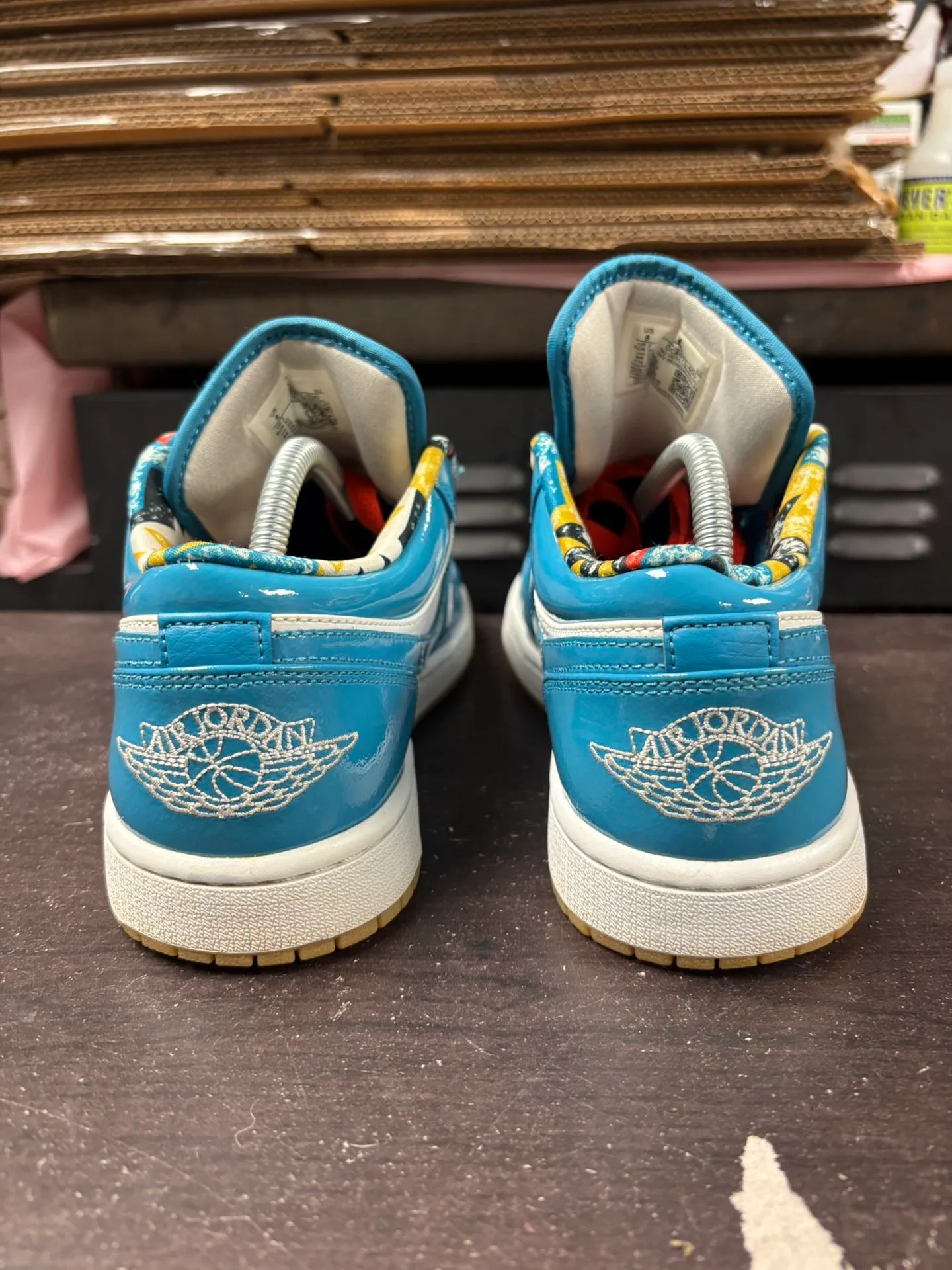 Air Jordan 1 Low Barcelona Cyber Teal image indicator(4)