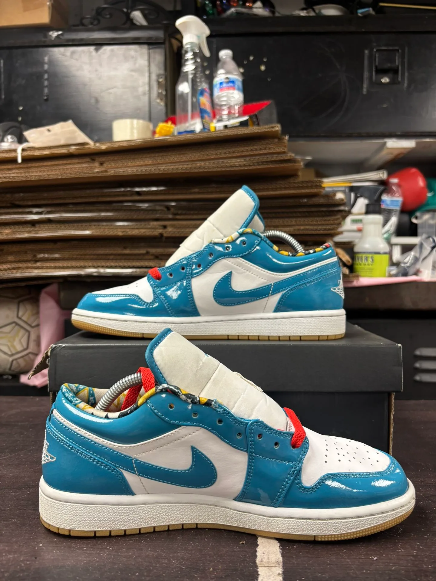 Air Jordan 1 Low Barcelona Cyber Teal image indicator(5)