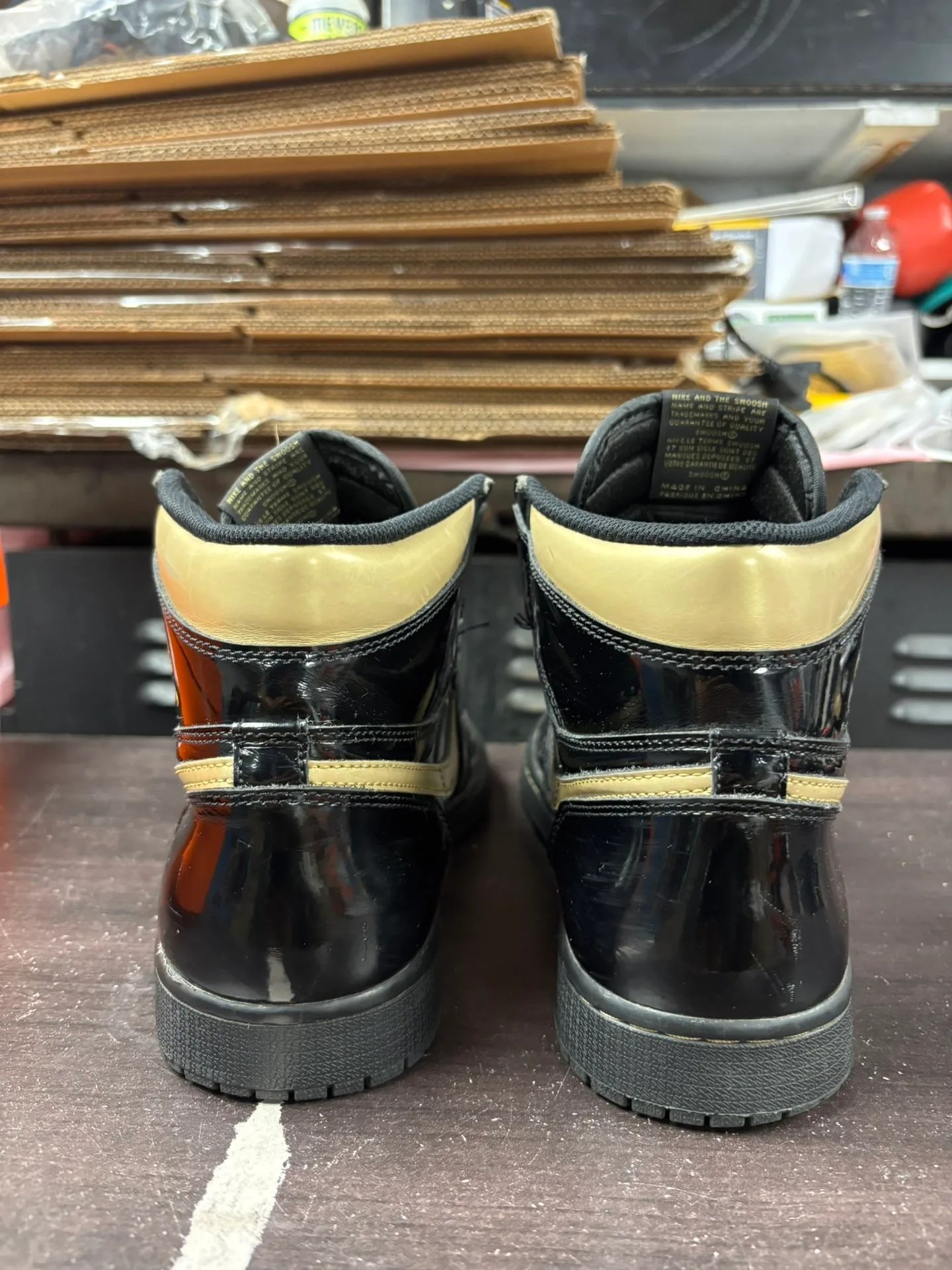 Air Jordan 1 High Black Metallic Gold image indicator(4)