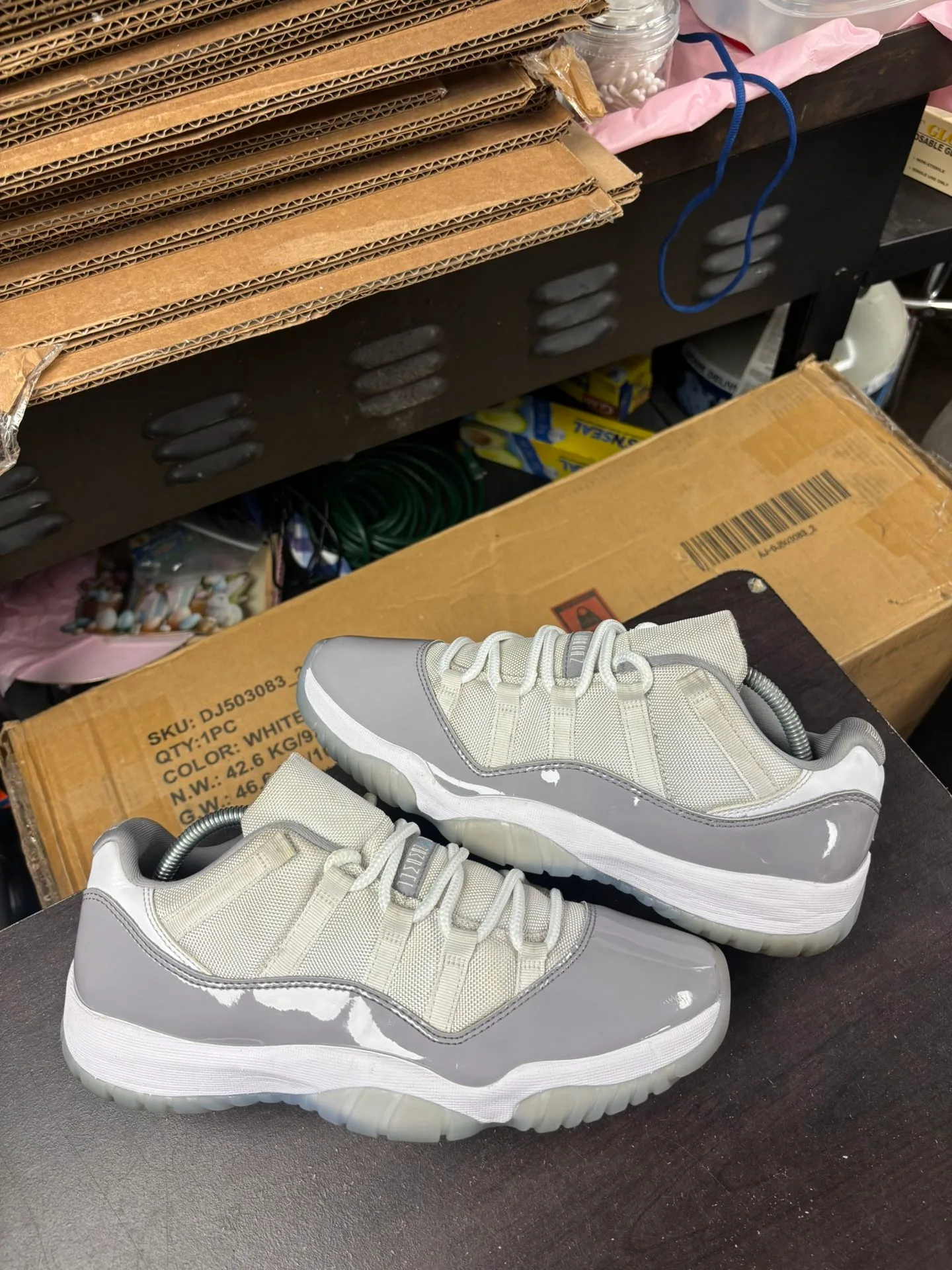 Air Jordan 11 Low Cement Grey thumbnail