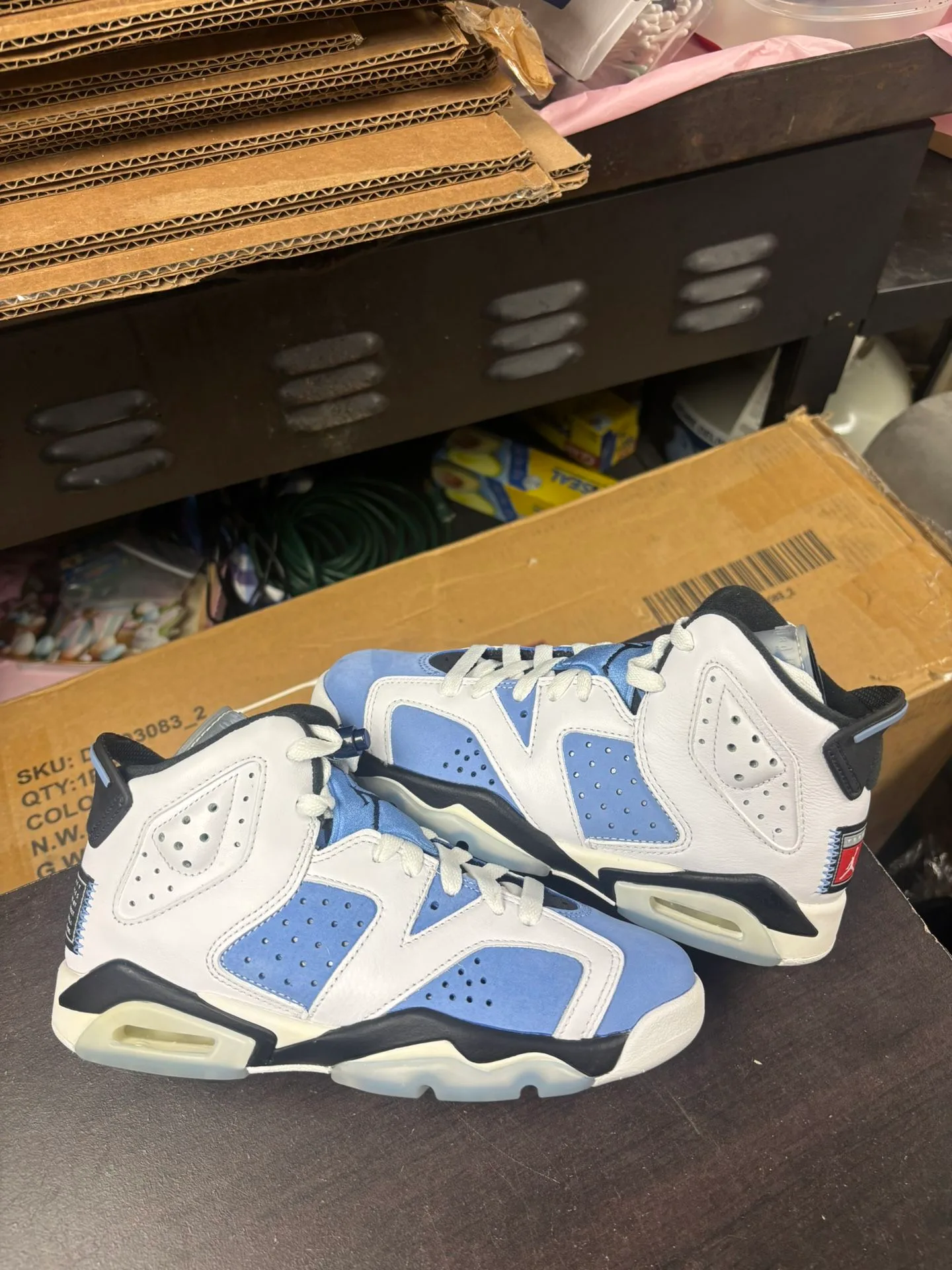 Air Jordan 6 UNC GS thumbnail