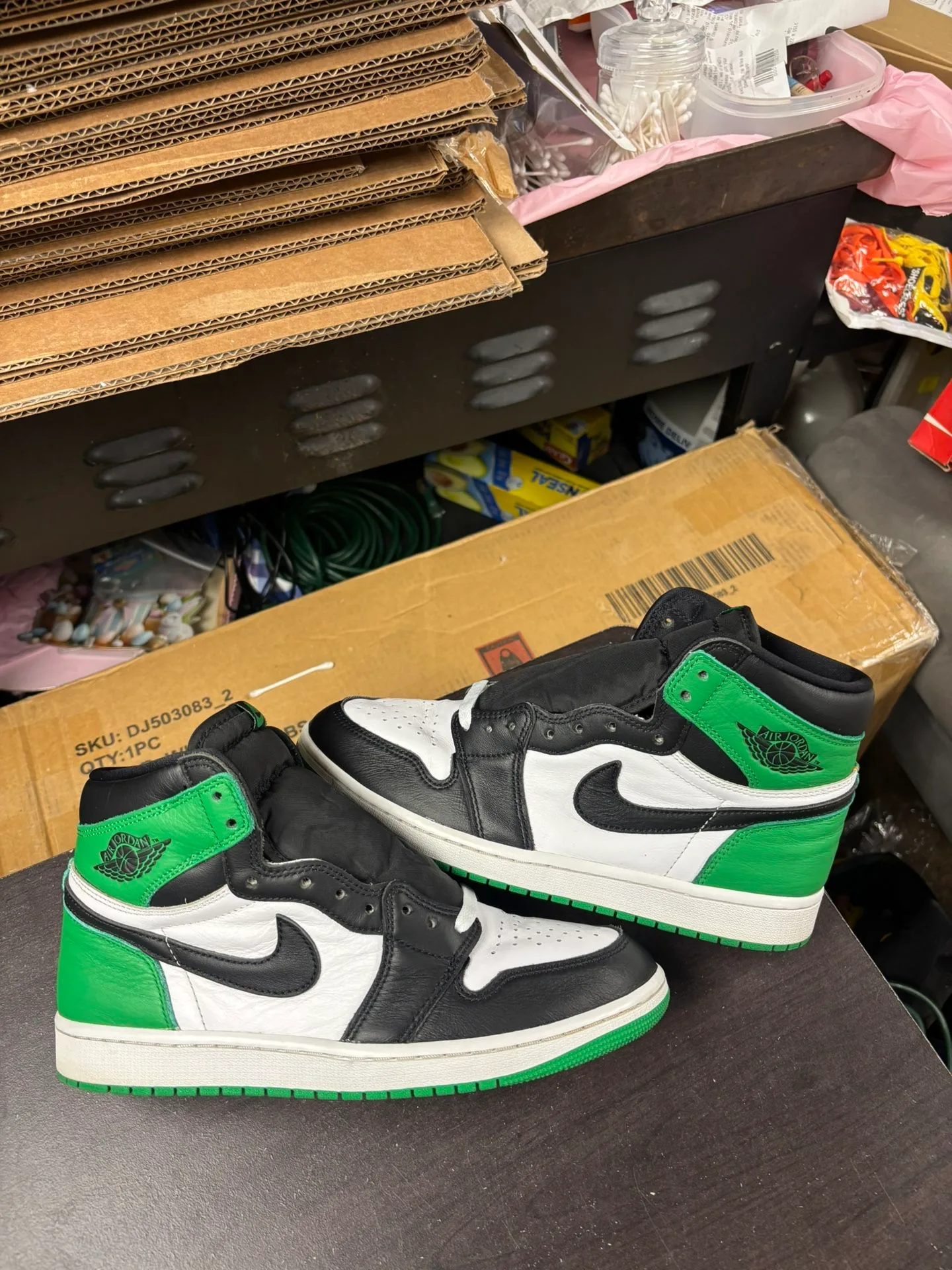 Air Jordan 1 Lucky Green thumbnail