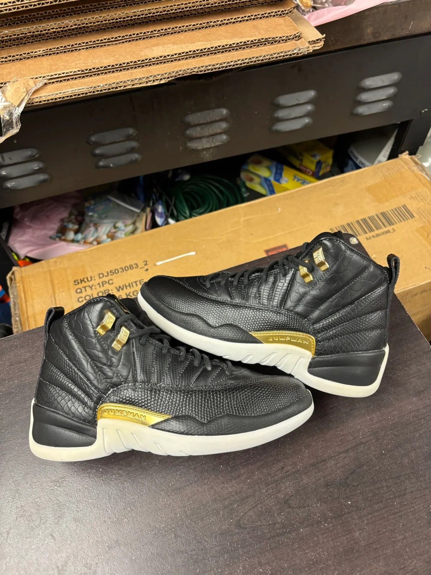 Air Jordan 12 Black Metallic Gold thumbnail