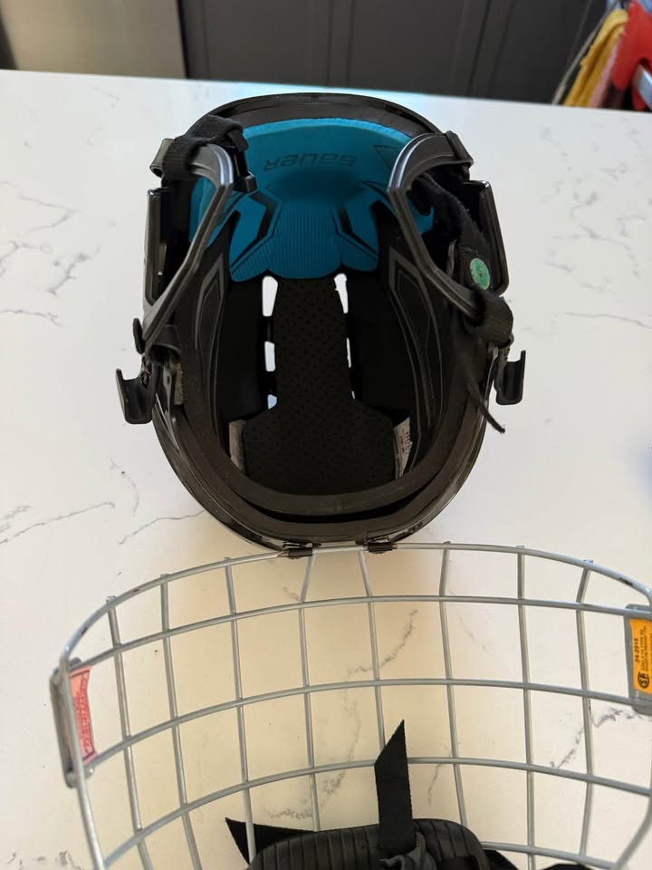 Bauer Prodigy Hockey Helmet - Youth size 6-6.8 - photo 3