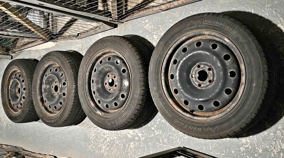Winter Tires on Rims (4+1)