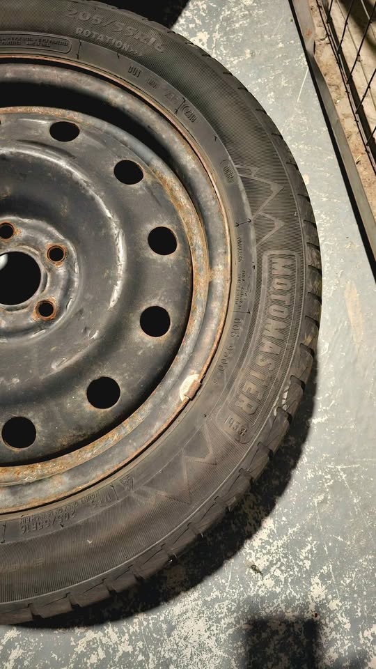 Winter Tires on Rims (4+1) - photo 2