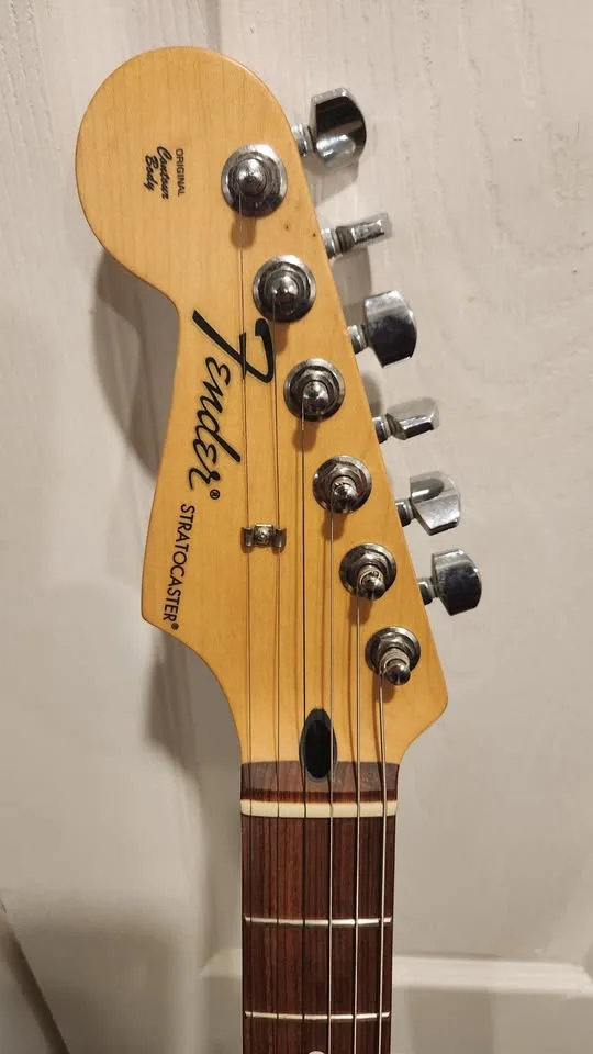 $850 Fender Strat Left-Handed Guitar - Made in Mexico image indicator(4)
