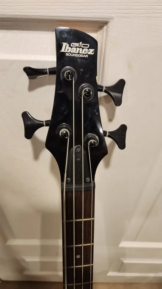 $270 Ibanez GIO GSR200 Jazz Bass - Cream image indicator(4)