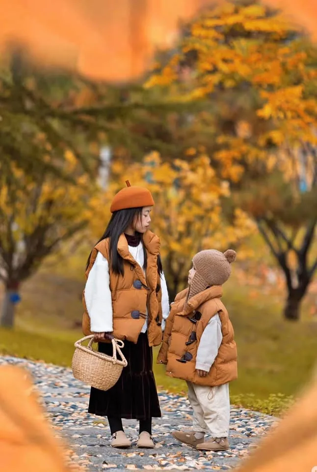 Kids’ down vest — lightweight and warm! thumbnail