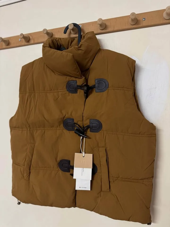 Kids’ down vest — lightweight and warm! image indicator(2)