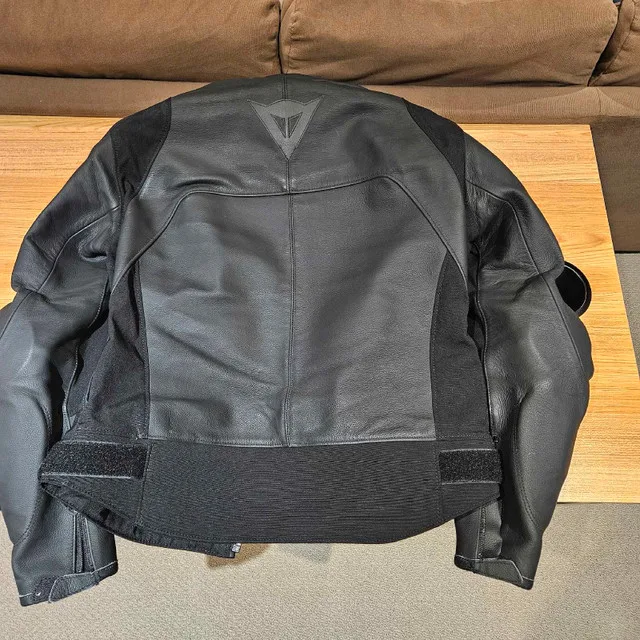 Dainese Agile Leather Jacket. Matte Black Size 56 image indicator(2)