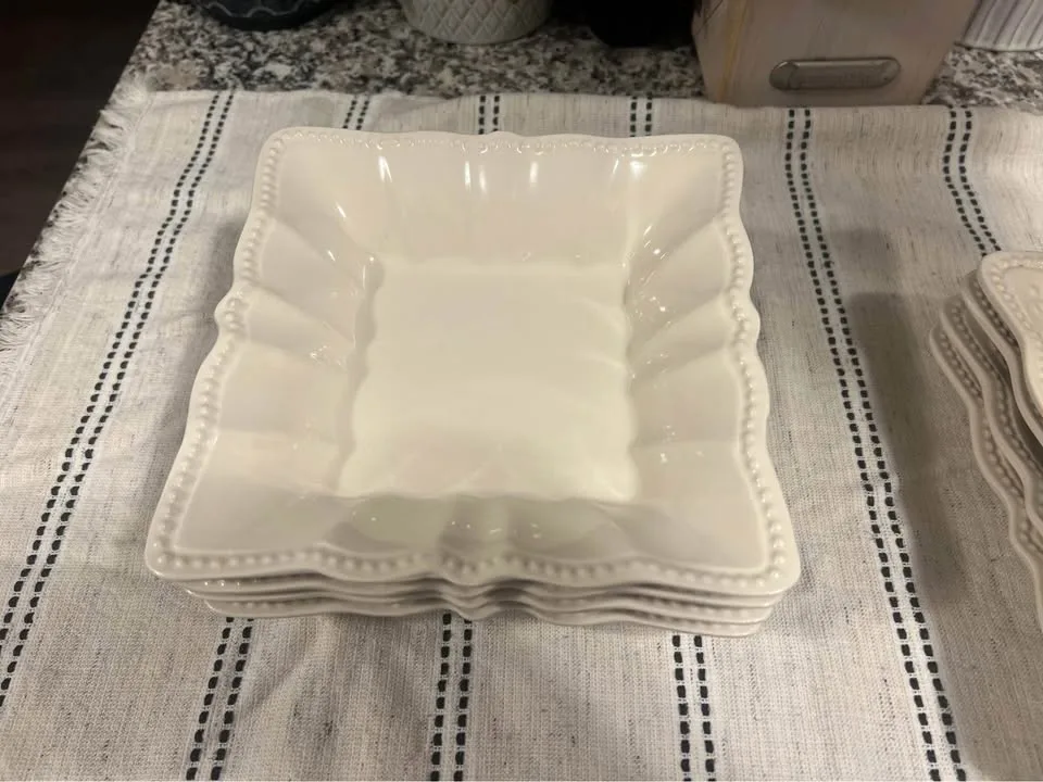 Pioneer Woman Dishes image indicator(3)