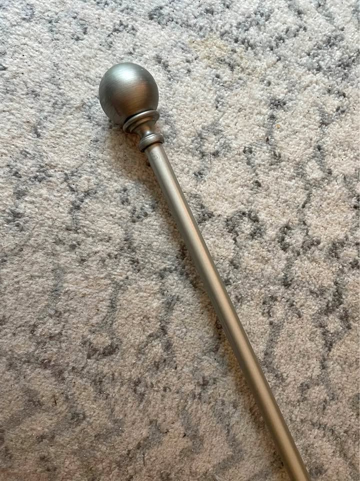 Adjustable Curtain Rod