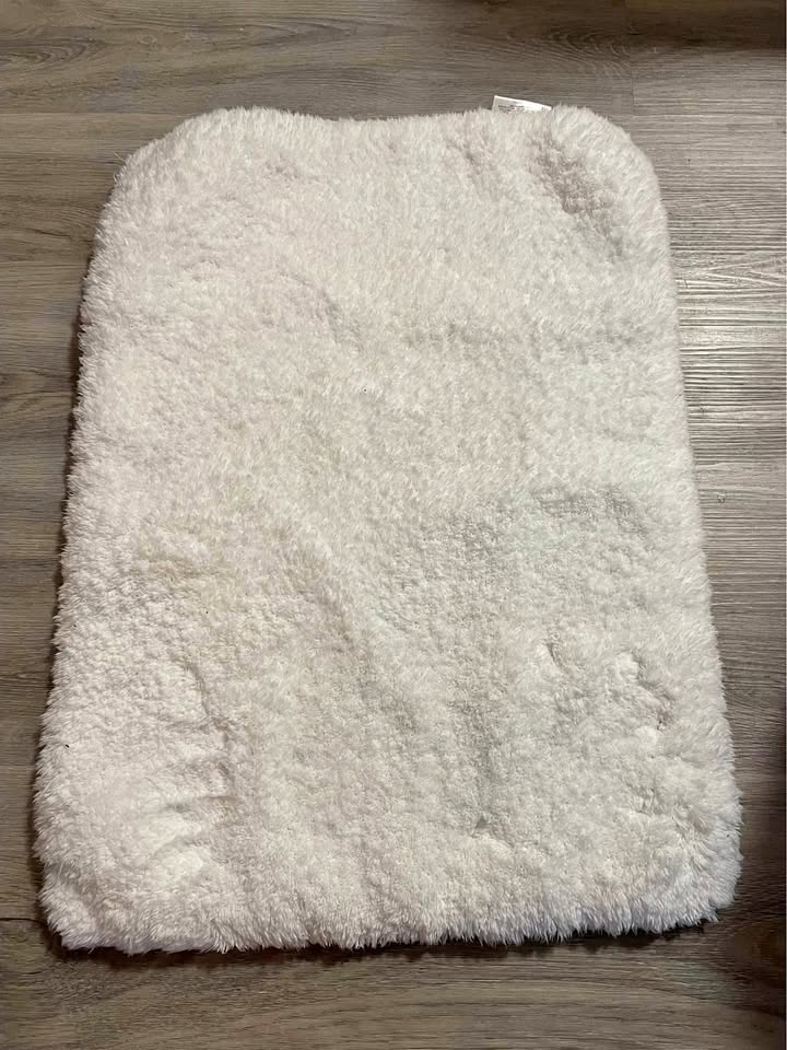 Soft White Bath Mat
