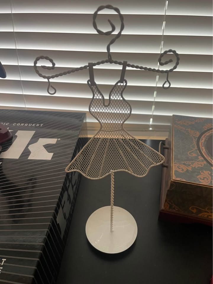 Ballerina Jewelry Stand - photo 2
