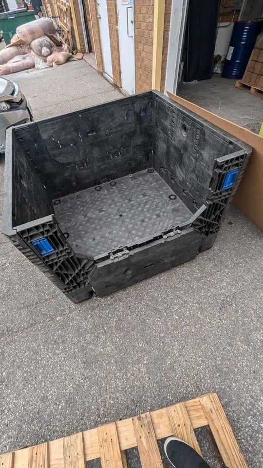 Collapsible container 45"x 48"x 34" H. image indicator(4)