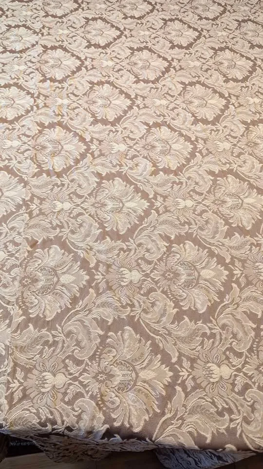 Vintage round table cover image indicator(2)