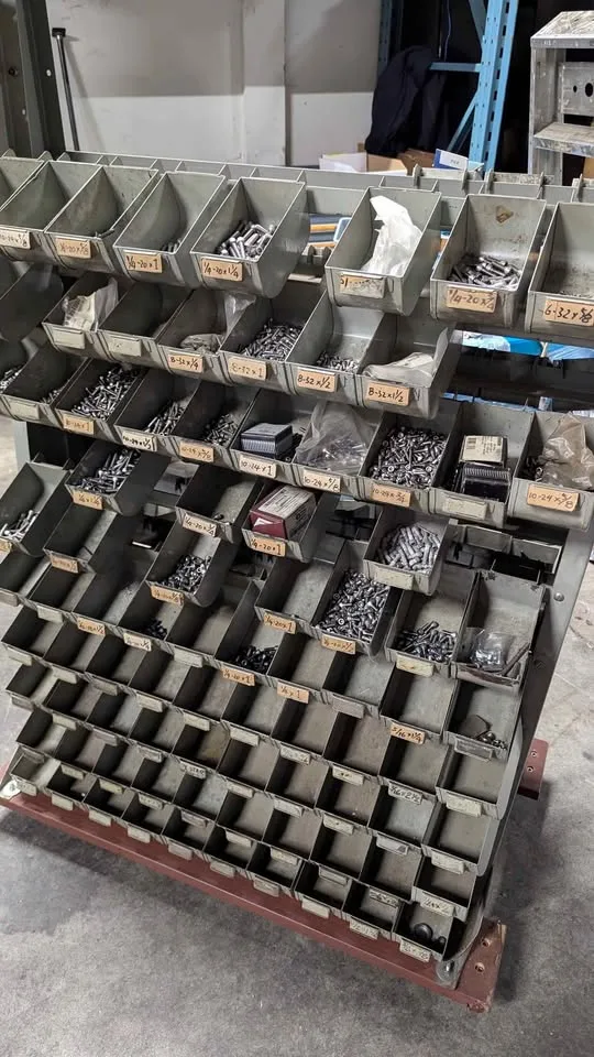 Metal bin rack on wheels, socket head cap screws image indicator(3)