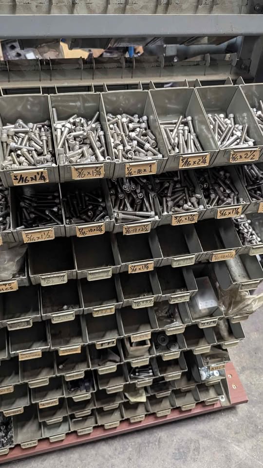 Metal bin rack on wheels, socket head cap screws - photo 4