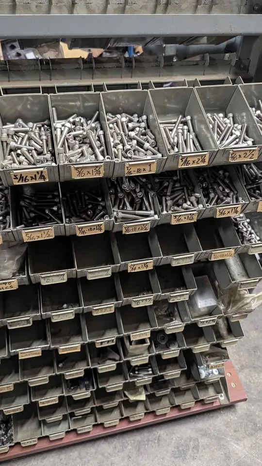 Metal bin rack on wheels, socket head cap screws image indicator(4)