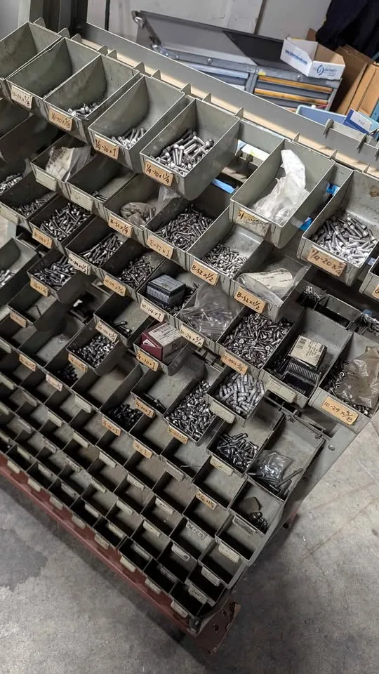 Metal bin rack on wheels, socket head cap screws image indicator(5)