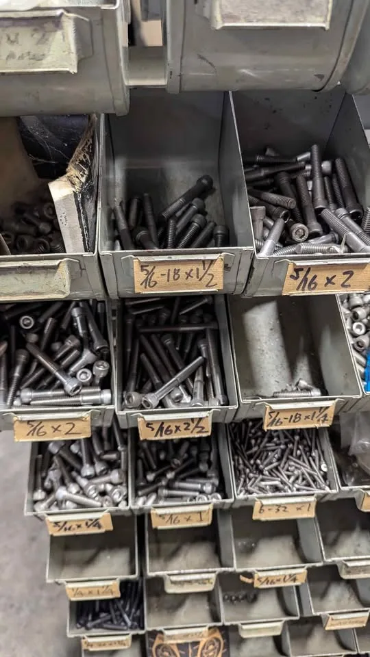 Metal bin rack on wheels, socket head cap screws image indicator(7)