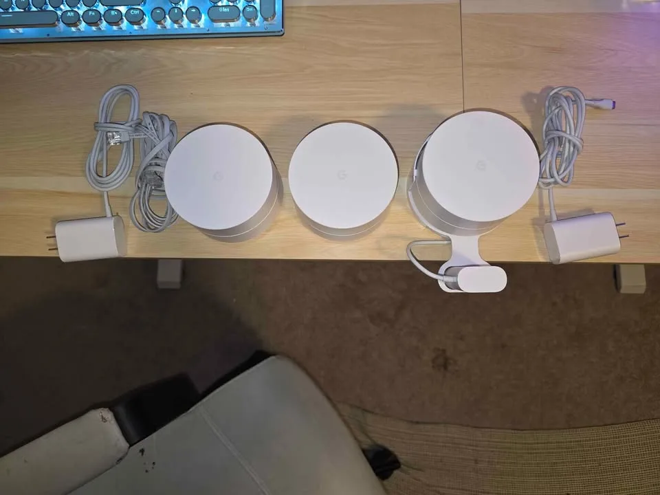 Google Mesh full home wifi system image indicator(2)